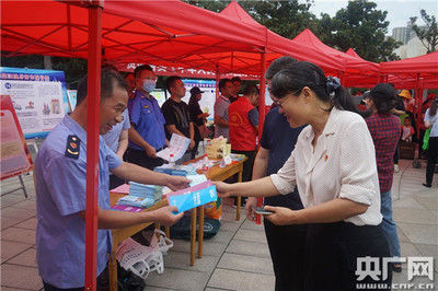 管城回族區 “陽光政務、民心所望”基層政務公開標準化規范化工作進社區